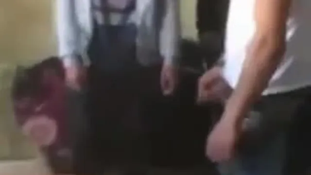 Gençler grup yapıyor